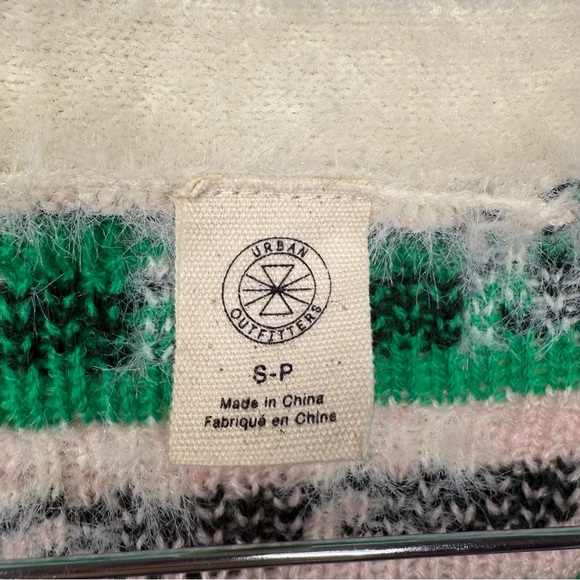 Urban Outfitters Cropped Cardigan Floral Patterned Cream with Green and Pink GUC - Picture 3 of 7